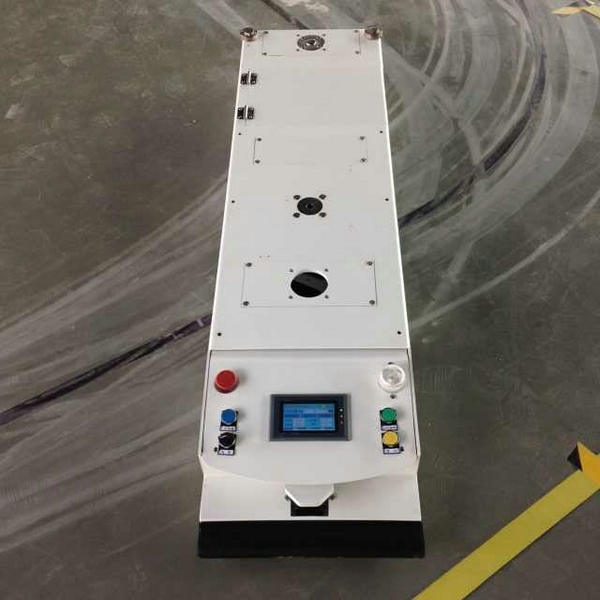 深圳宏钺推出超薄型AGV搬运机器人