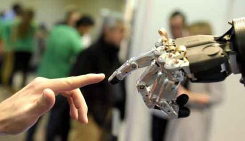 工信部：工业机器人与服务机器人并重发展