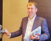 Universal Robots CEO新款协作机器人提升工业安全