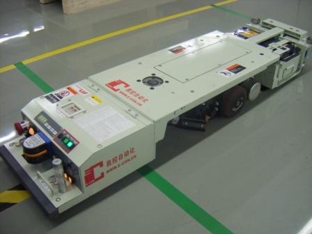 昆山易控自動化-AGV牽引台車平滑過彎